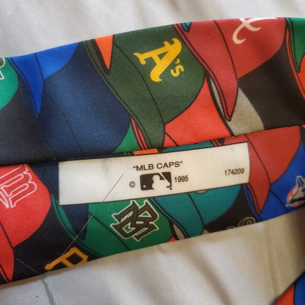 Vintage 1995 Surrey‎ MLB Baseball Necktie Caps Hats Major League Teams Print Usa